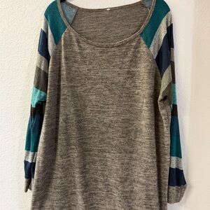 Source Unknown Gray and Teal Long Sleeve Top (28)